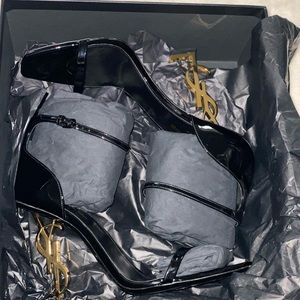 Saint Laurent opyum gold heels.